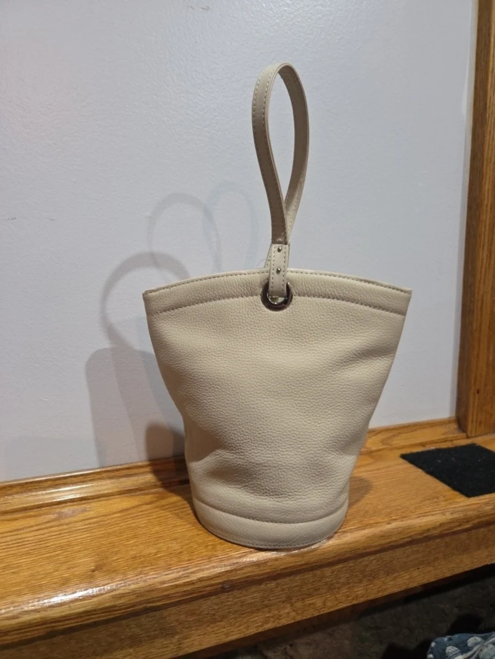Wilsons Nude Pebble Bucket Purse New With Tag
